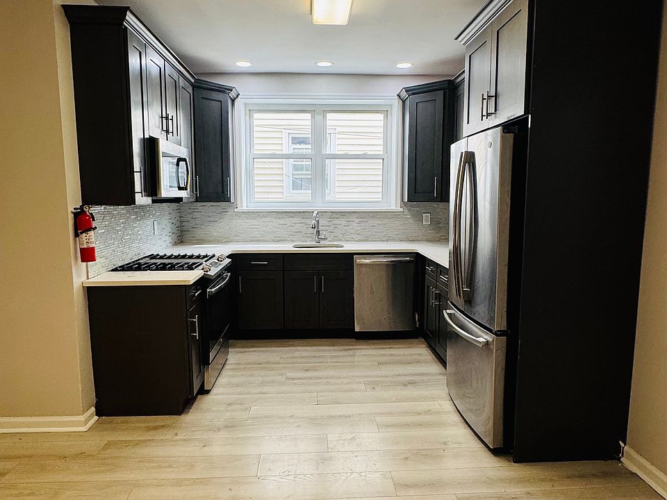 1st image of 704-706 N 6th St #1L