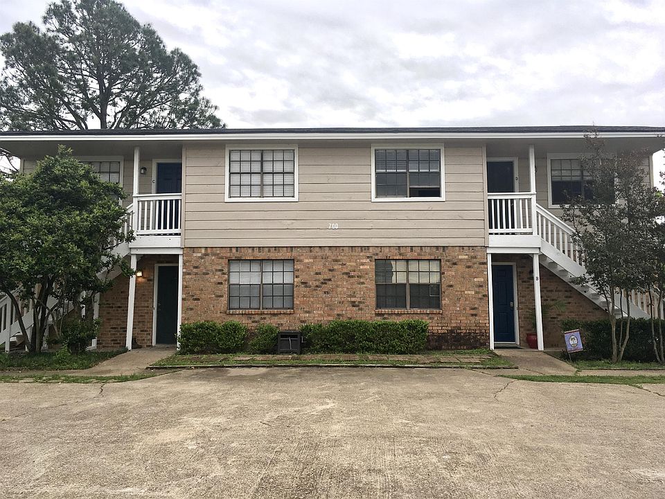 2nd image of 700 Navarro Dr APT B