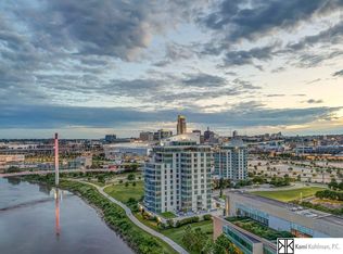 444 Riverfront Plz APT 702, Omaha, NE 68102