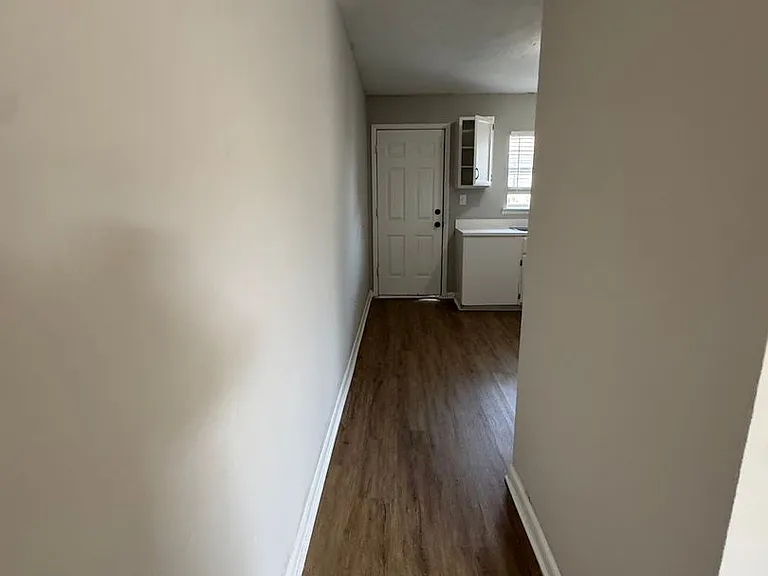 208 Watson St — Photo 7