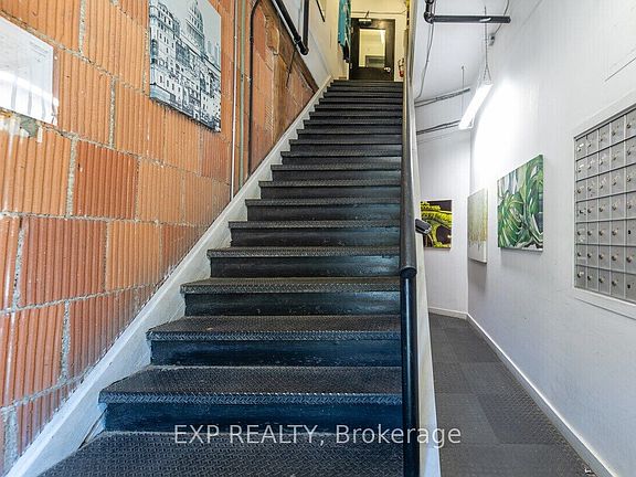 5th image of 2480 Dundas St W