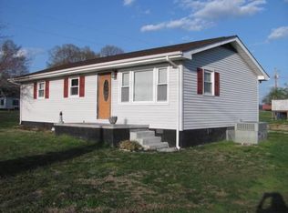 1045 N Main St, Tennessee Ridge, TN 37178