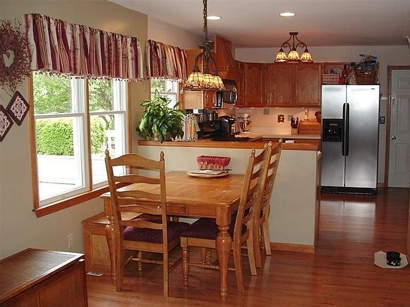 4th image of 2492 E Lakeshore Dr