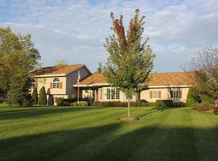 403 S Davis Ct, Elkhorn, WI 53121