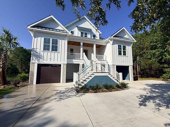 2nd image of 292 Colony Club Dr.