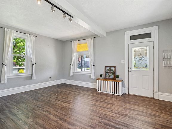 3rd image of 1618 Broad St