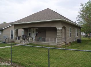 413 N Liberty St, Webb City, MO 64870