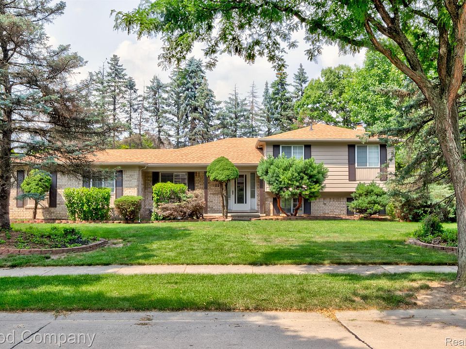 1st image of 114 Braemar Dr