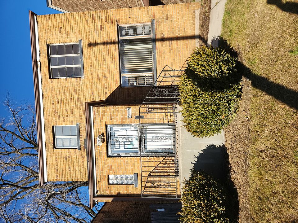 2nd image of 2104 E 73rd St