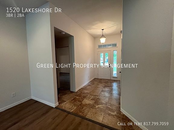 4th image of 1520 Lakeshore Dr