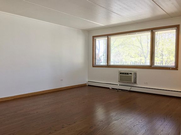 3rd image of 5607 N St Louis Ave APT 2C