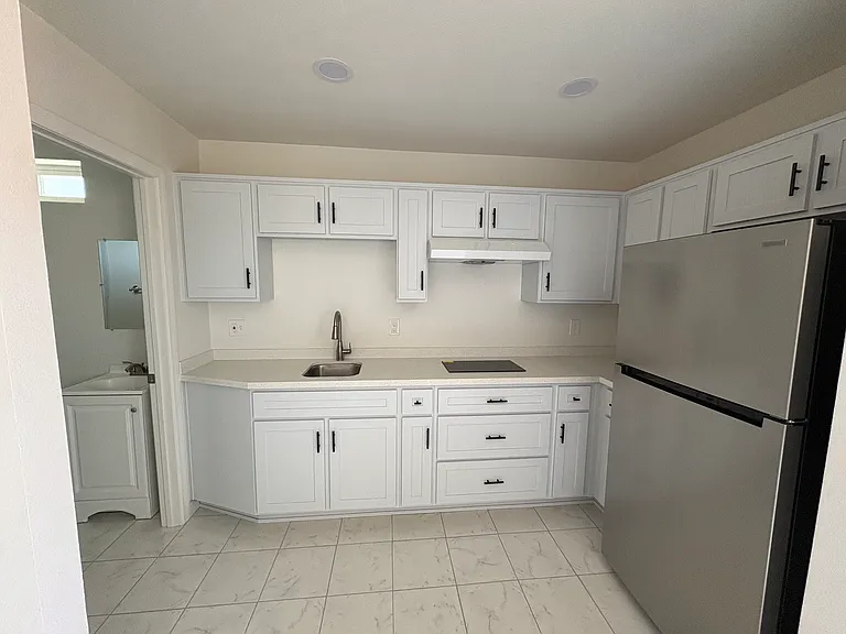 1654 Driftwood Dr #1 — Photo 4