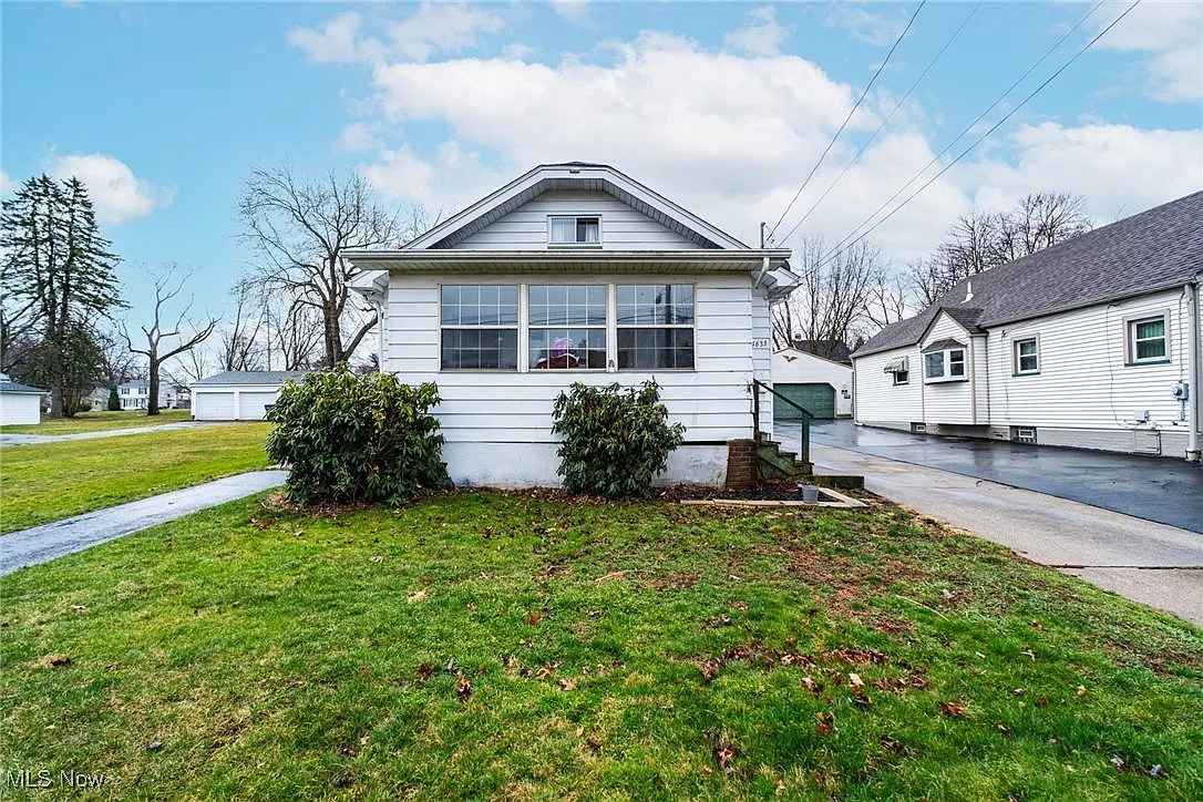 1633 Wakefield Ave photo 1