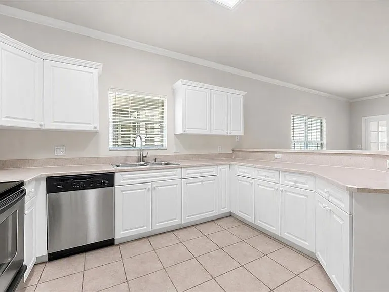 1125 NW 120th Way — Photo 9