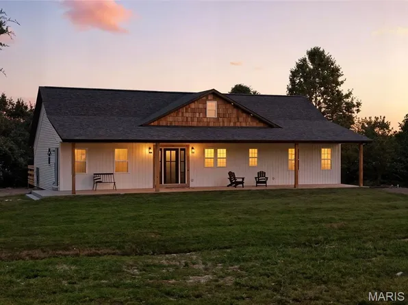 29491 Deerfield Ln, Warrenton, MO 63383