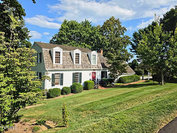 2nd image of 616 Crestview Dr