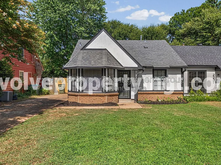 2295 Belin Dr — Photo 1