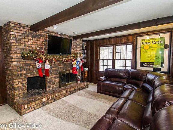2nd image of 2126 Winn Pl