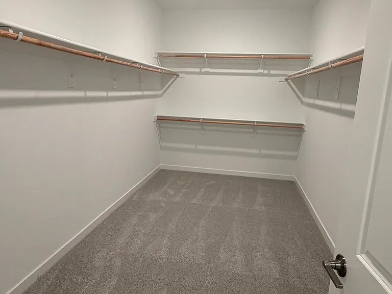 Big master Walk-in closet