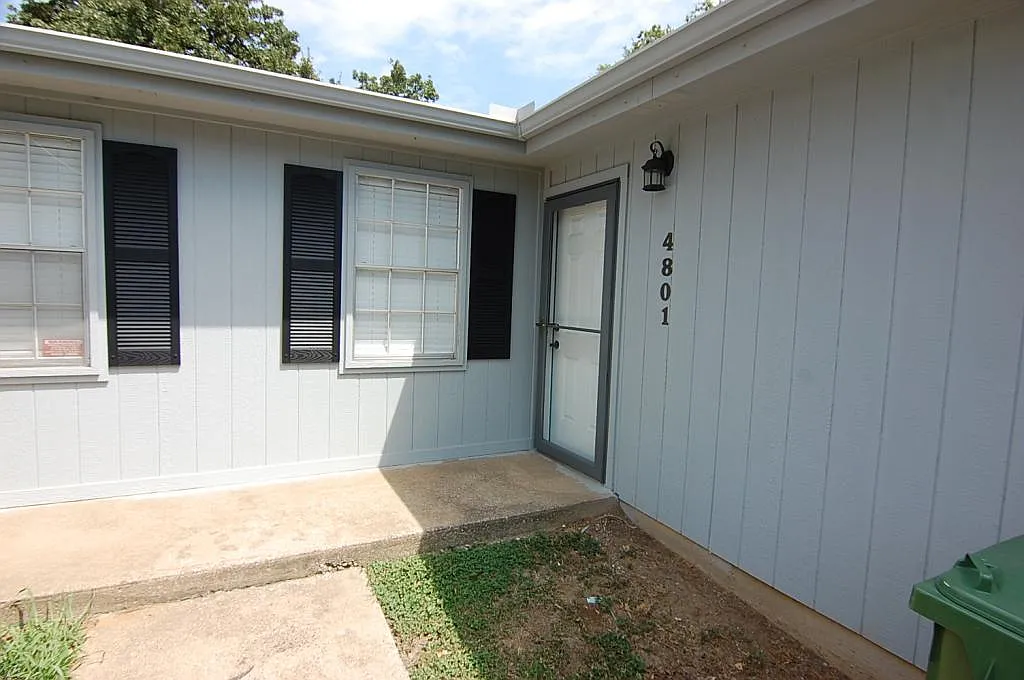 4801 Woodland Park Blvd — Photo 3