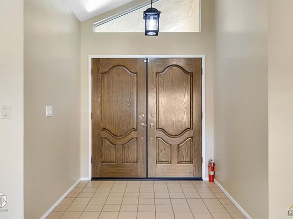 5th image of 1912 Deerfield St