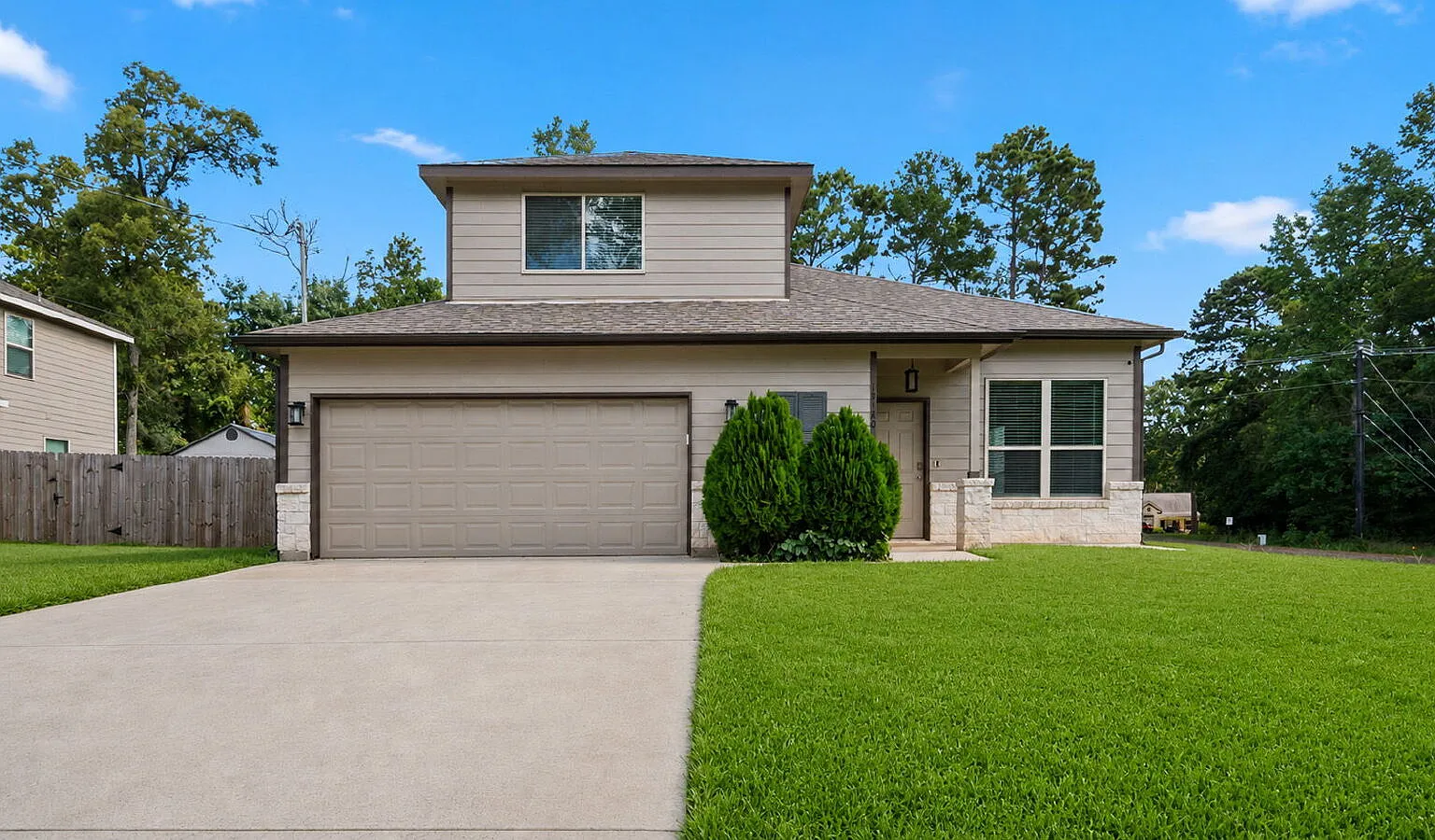 4 bed, 2.5 bath, 1994 sqft, $2,095 — Photo 1