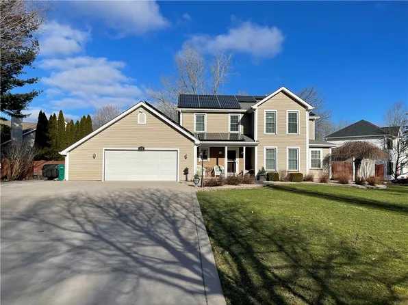 38 Talamora Trl, Brockport, NY 14420