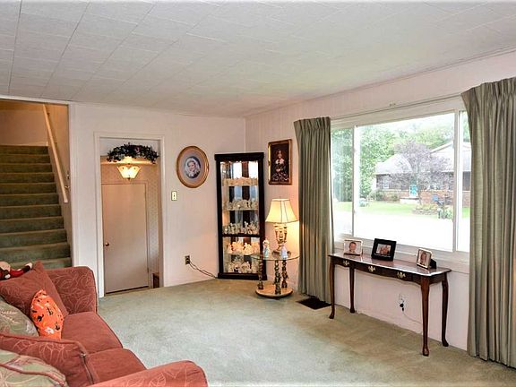 4th image of 1519 Johnson Ln