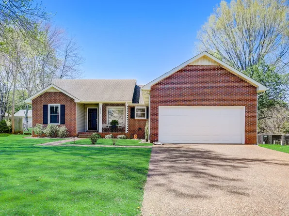 2433 Snyder Ct, Murfreesboro, TN 37129