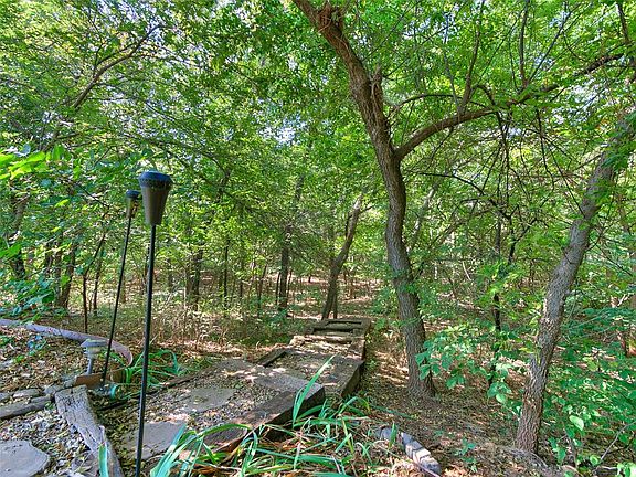 3rd image of 13642 Lakeshore Dr