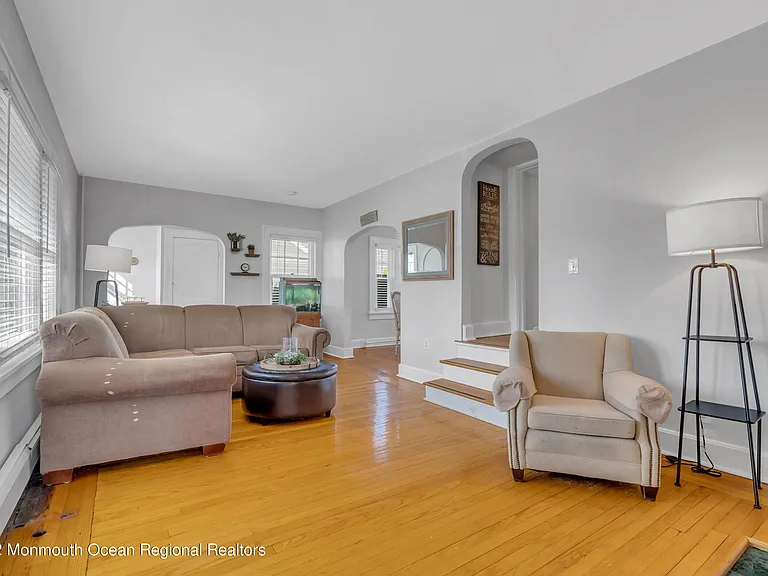 102 Dixon Ave — Photo 9