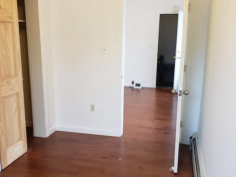 692 5th Ave #2 — Photo 3