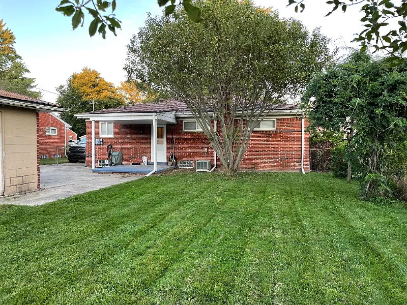 3 Bed 2 Bath Brick Ranch - Nice Neighborhood — Photo 2