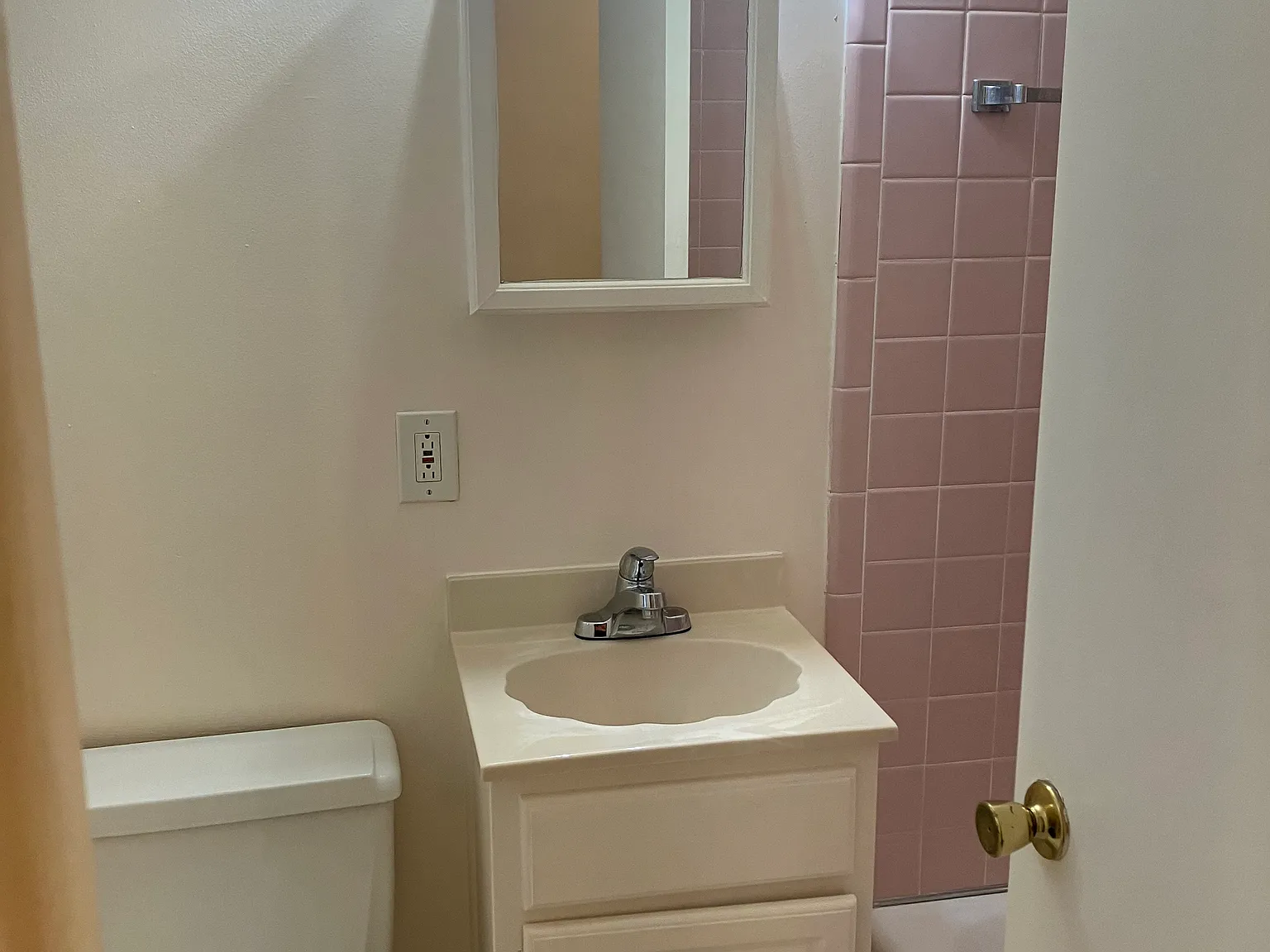 1 bed, 500 sqft, $900 — Photo 4