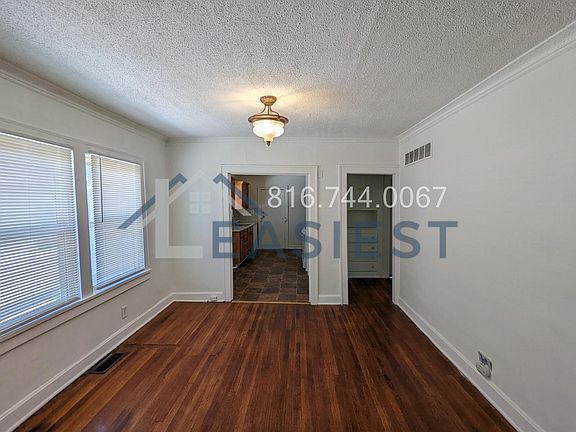 5th image of 5309 Euclid Ave