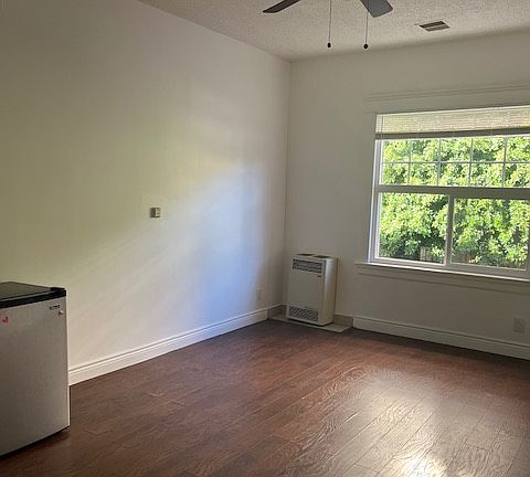 2nd image of 704 Hartford Ave APT 219