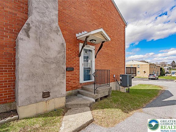 3rd image of 1109 W Washington St