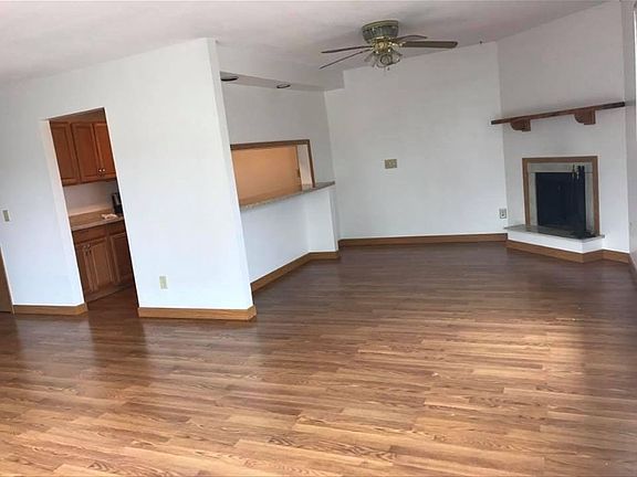 3rd image of 5010 Woodmark Dr