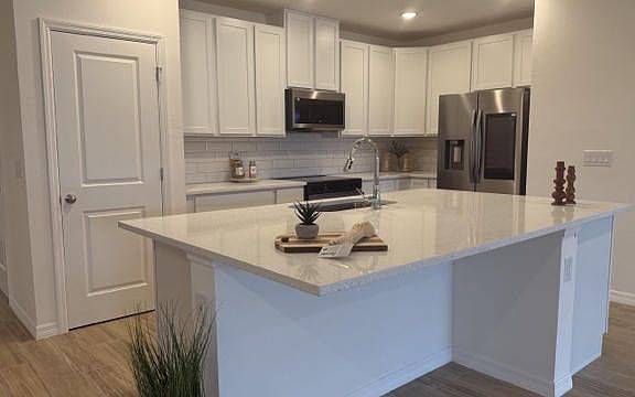 3rd image of 4972 Lyric Dr
