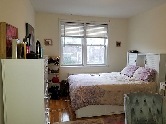 5th image of 2844 48th St #2