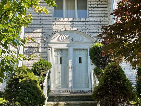 2nd image of 36 Balsam Pl #A