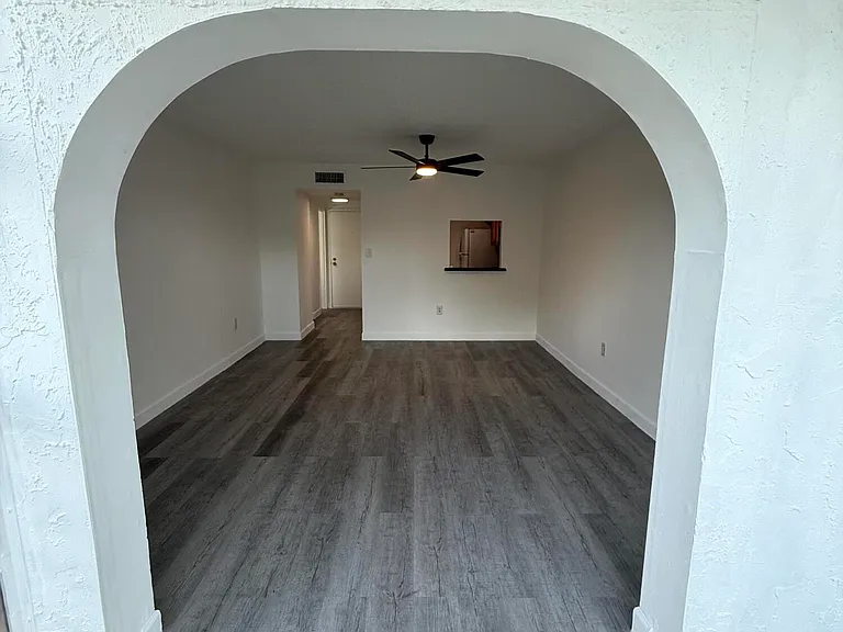 4324 NW 9th Ave #5-3C — Photo 3
