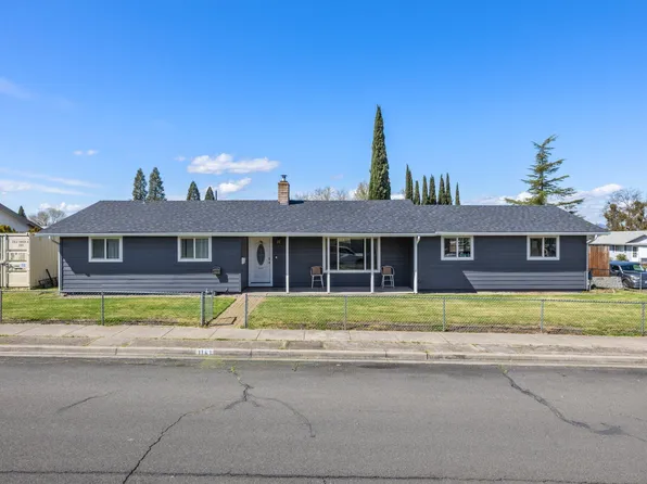 1141 Arroyo Dr, Central Point, OR 97502