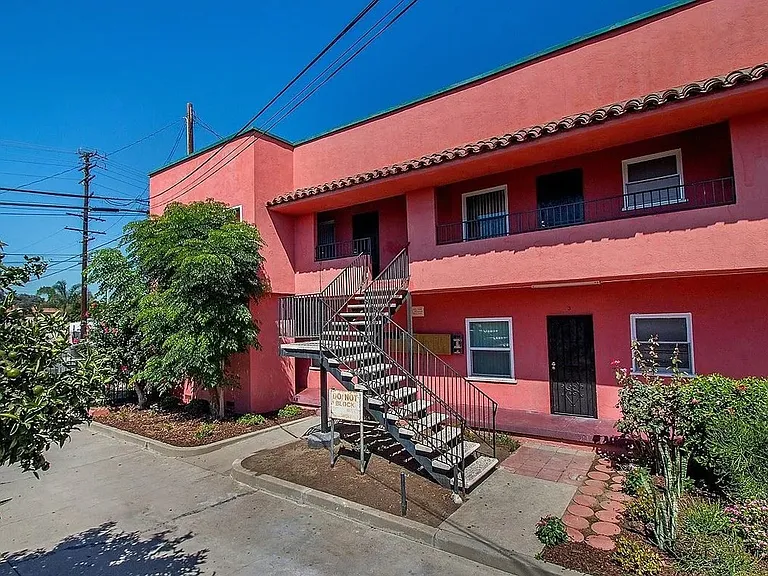 3620 Santa Fe Ave #13 — Photo 2
