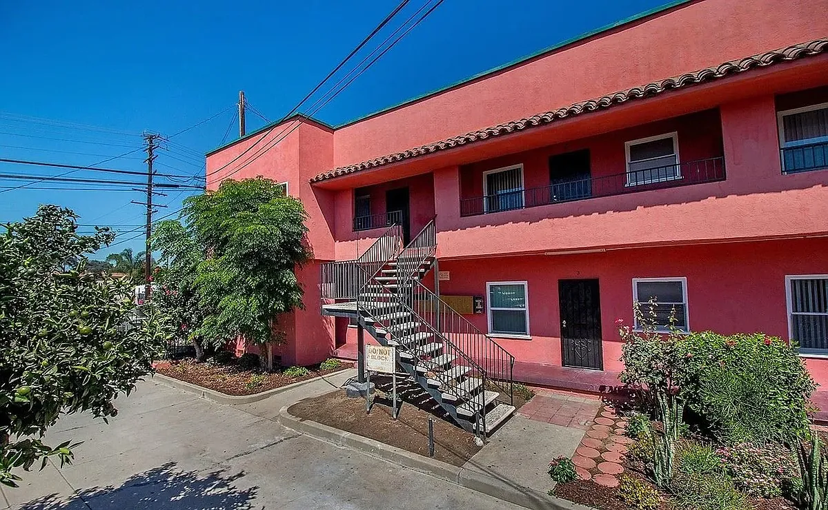 Building Photo - 3620 Santa Fe Ave #13