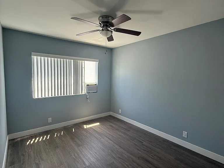 4726 Saint Charles Pl #3 — Photo 9