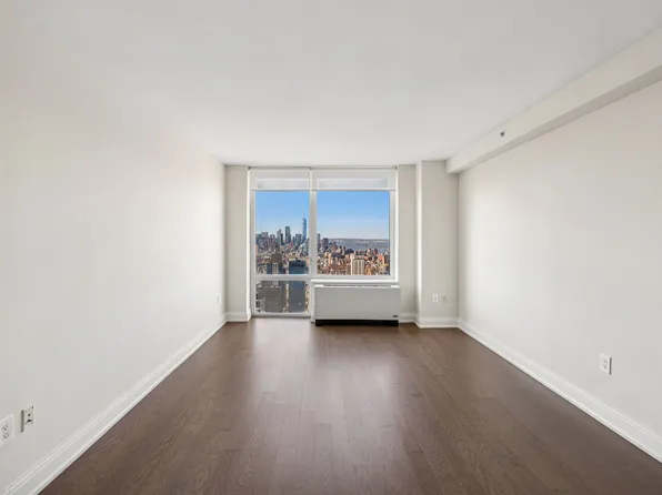 125 West 31st Street image 1 of 28