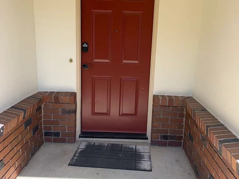 1179 Seamas Ave — Photo 2