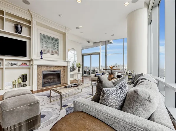 2727 Kirby Dr APT 16C, Houston, TX 77098