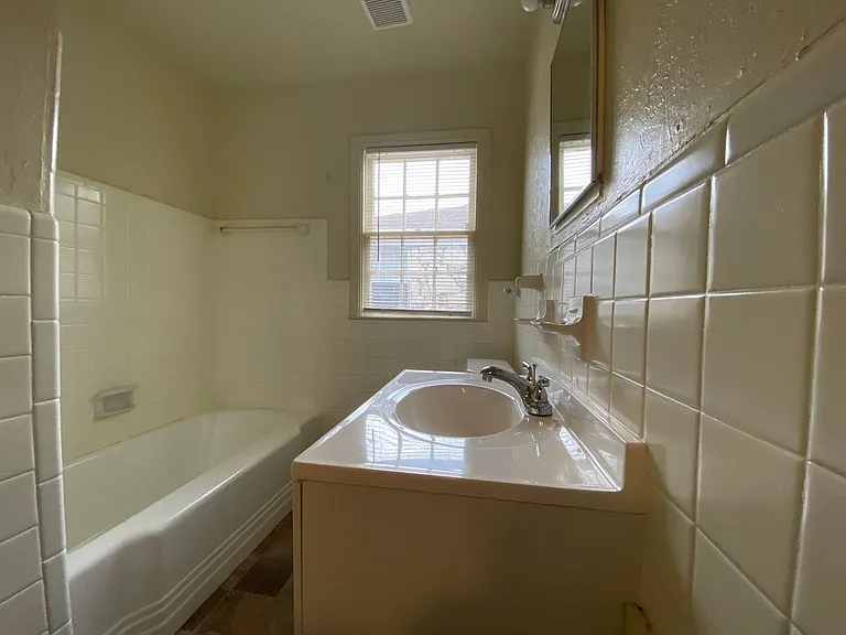 1320 Campbell Rd — Photo 8